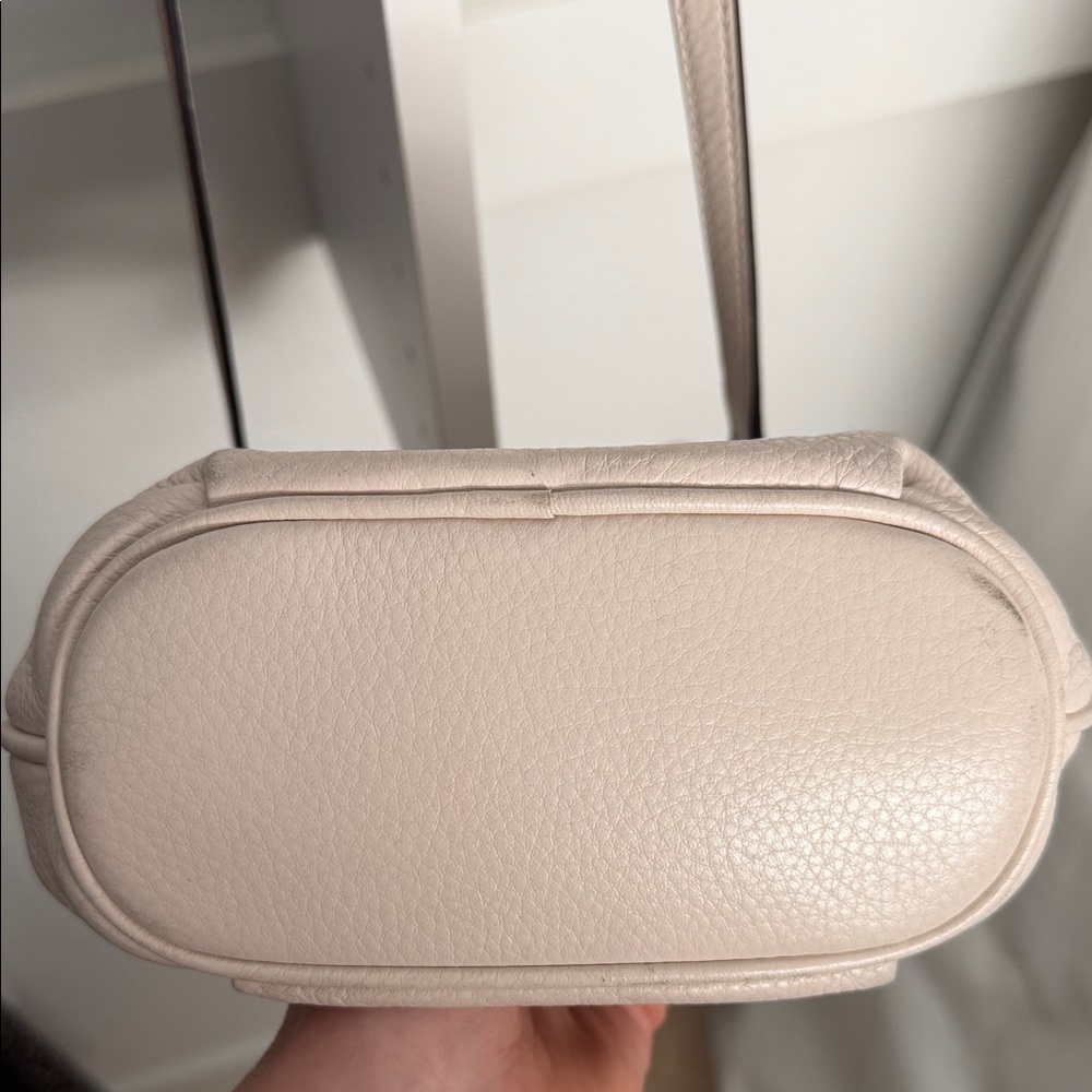 Kate Spade Pebbled Leather Drawstring Bucket Bag in Light Beige/White - Picture 10 of 10